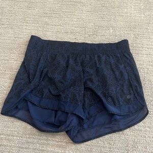 Athelta mesh racer run shorts 4”